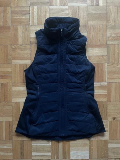 lululemon athletica womens black puffer vest jacket lightweight sporty warm bodywarmer
