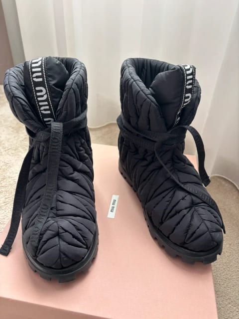 Miu Miu snow boots 38