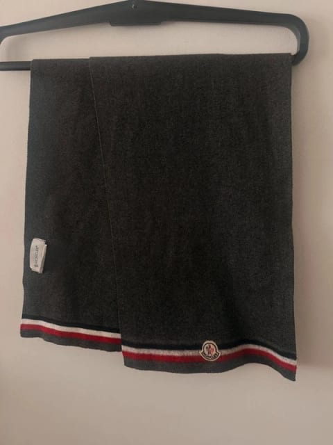 Szalik Moncler