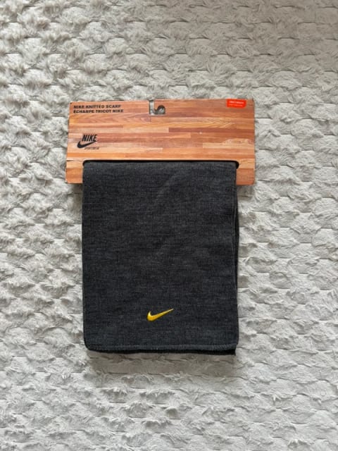 dziergany szalik nike 🧣