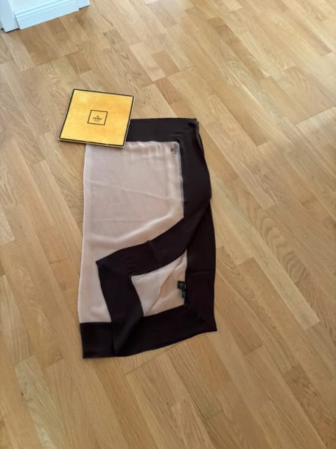 Fendi selyem kendő