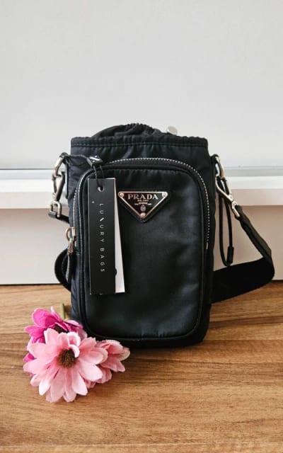 Prada originální černá kabelka crossbody, do ruky, taška, na mobil, peněženku, klíče, unisex, nové.