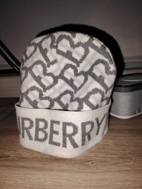 Burberry mössa