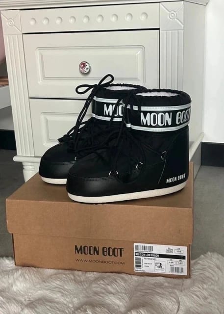 Moon boot