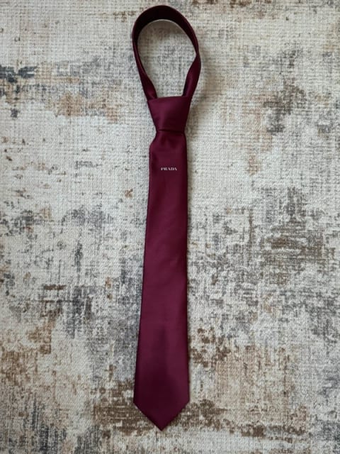 Prada kravata