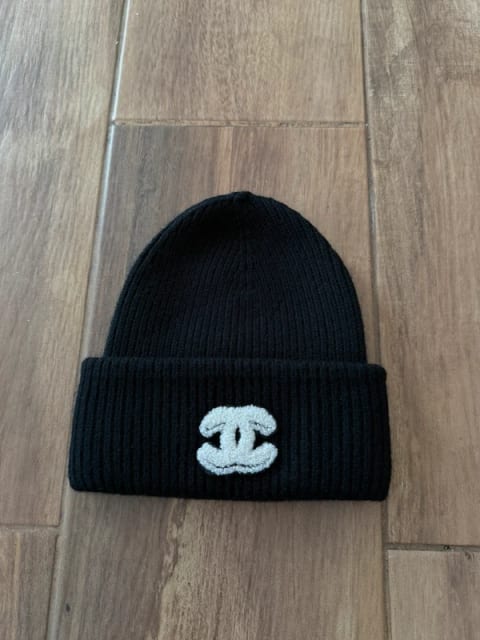 Chanel cashmere beanie big logo