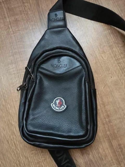 skórzana torba moncler