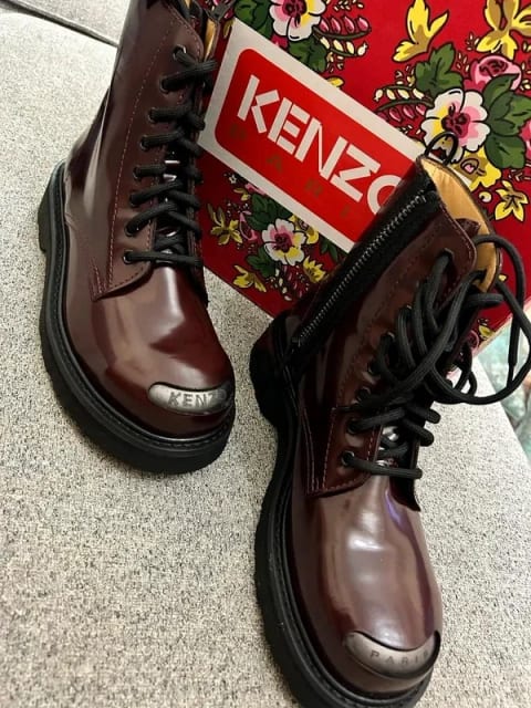 Kenzo boots for trendy burgundy colour