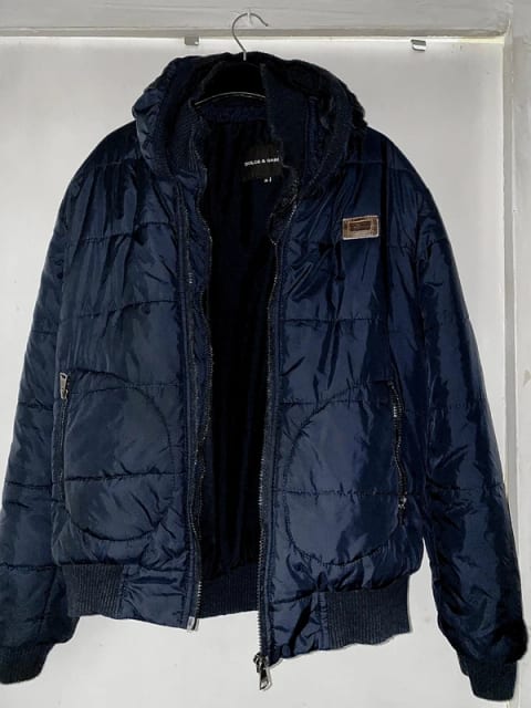 Dolce & Gabbana geacă de iarnă bleumarin, mărime XL, cu glugă