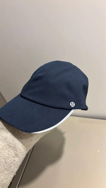Lululemon granatowa czapka z daszkiem sportowa