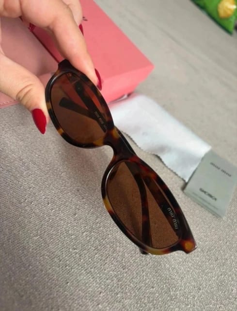 Okulary przecwisłoneczne w pantkerkę miu miu