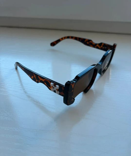 Off-White cady cut sunglasses with leopard print