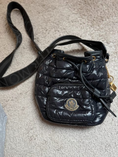 Torebka pikowana Moncler