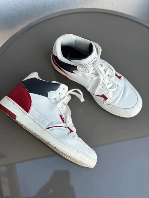 Białe wysokie sneakersy za kostkę Levi's (klasyczne)