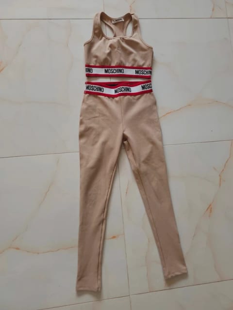 Moschino szett S-es méretű