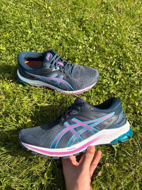 Asics GT-1000