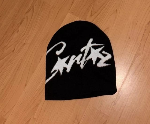 Corteiz Black & White Beanie 🖤
