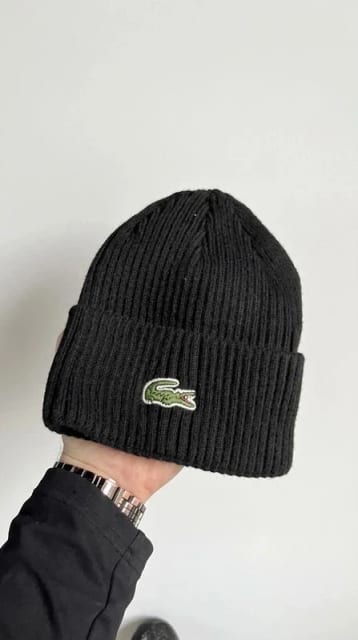 Czarna czapka Lacoste