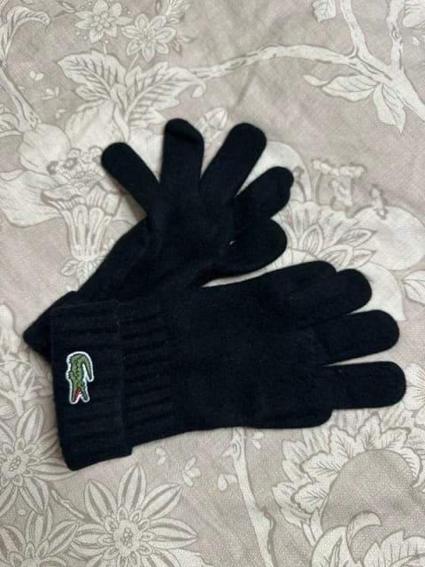 Wełniane rękawiczki Lacoste czarne 100% wełna