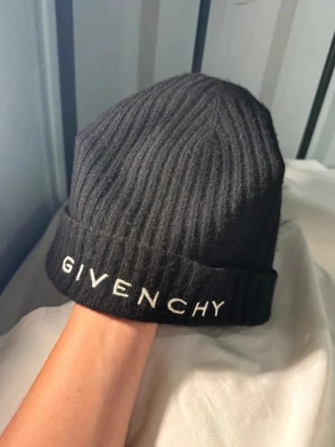 Czapka zimowa givenchy 70% wełna 30% kaszmir