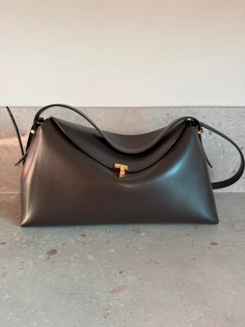Toteme / T-lock Bag / Bark (mörkbrun)