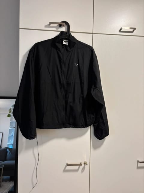 Gymshark juoksutakki