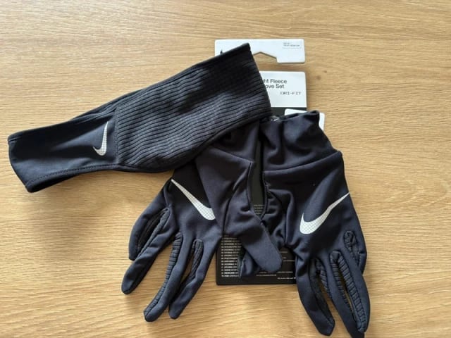 Zestaw Nike Essential opaska i rękawiczki XS/S unisex