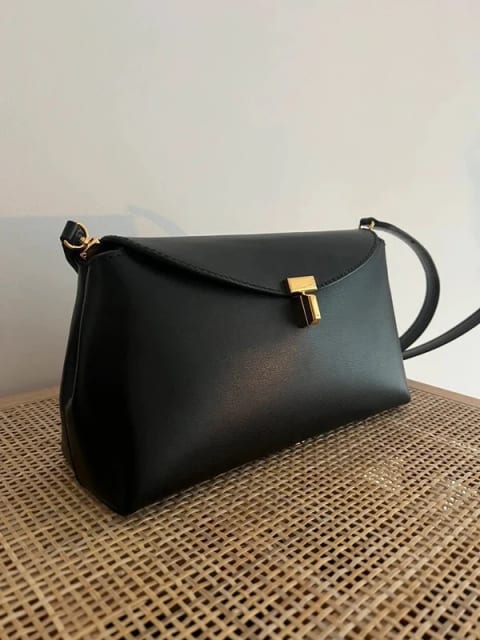 Toteme T-lock, signature clutch leather black
