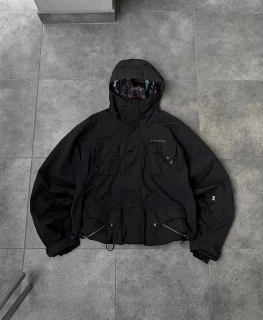Vintage Oakley Tech Functional Multipocket Ski Jacket Goretex Gorpcore