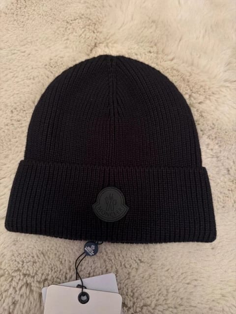 Äkta moncler beanie