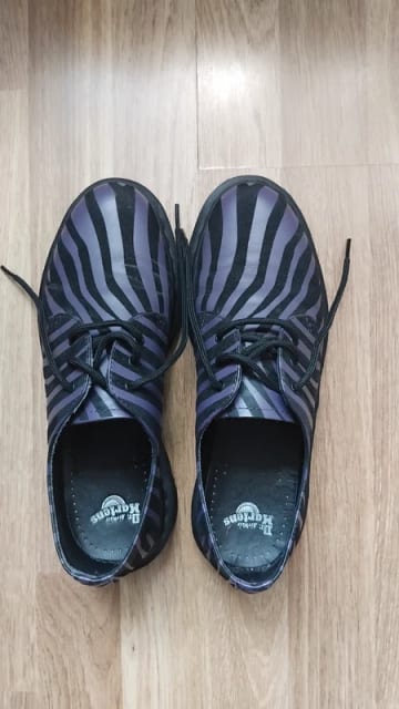Dr.Martens kingad