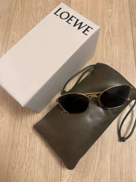 Loewe päikeseprillid, kantud ainult paar korda. Poehind-390 eur.