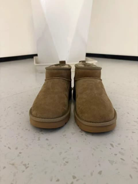 Brązowe niskie botki zimowe z puszystym wnętrzem EU38