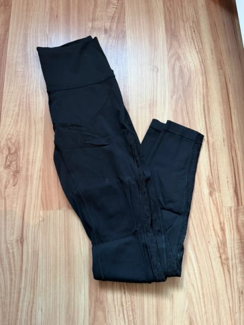 Leggings with lace