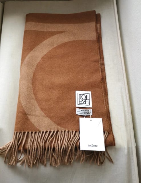 Toteme new scarf camel color n
