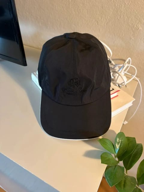 Svart Loro piana keps