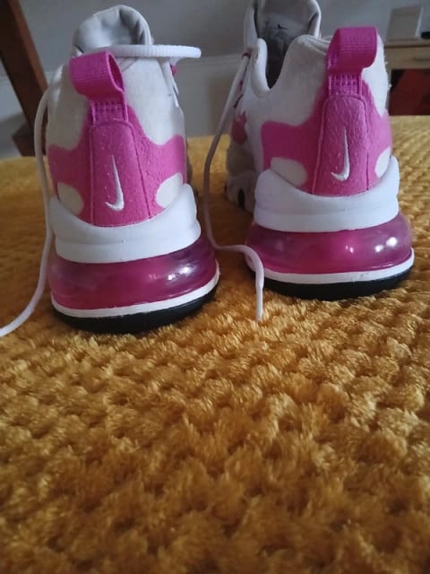 Nike270