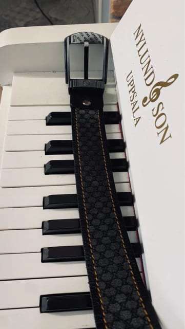 Pasek skórzany m-ki Gucci,dł. 130cm.