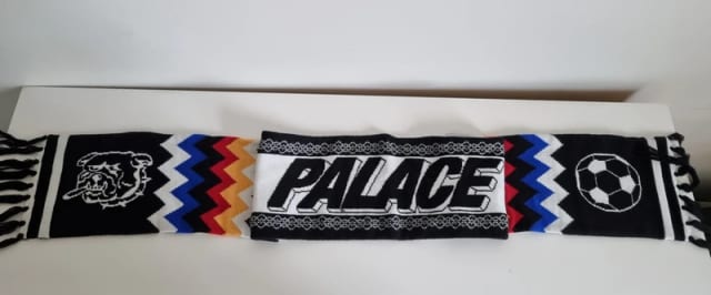 RARE Palace Bulldog Football Scarf Winter 2016
