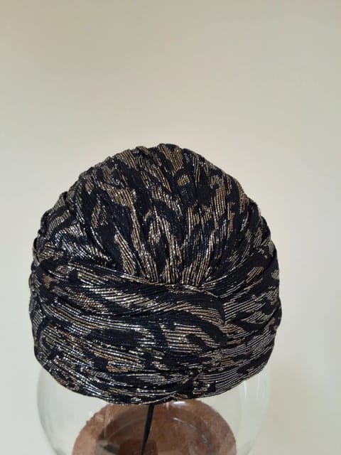 Saint Laurent turban dla koneserki mody