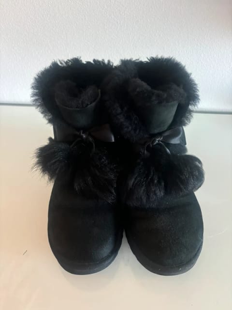 Ugg crne čizme, vel 37