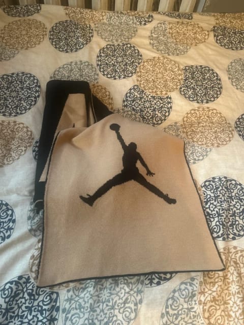 Jordan scarf