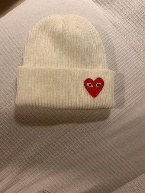 Biała czapka cdg