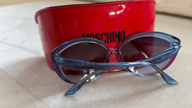 Moschino päikeseprillid, mudel MO631