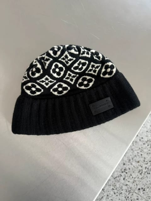 Louis Vuitton cashmere hat