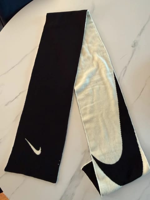 Uueväärne Nike sall
