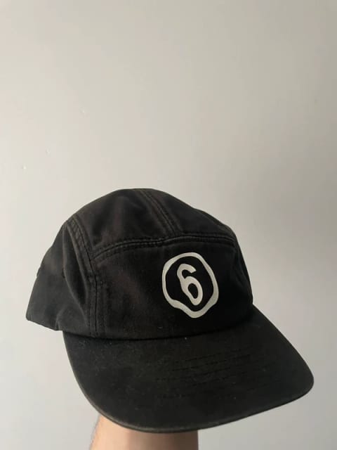 maison margiela mm6 czapka z daszkiem