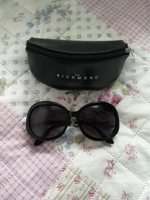 Okulary przeciwsłoneczne Vivienne Westwood muchy