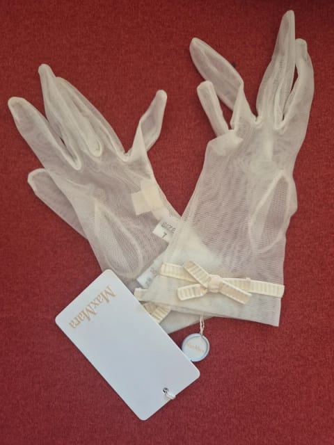 Max mara wedding gloves