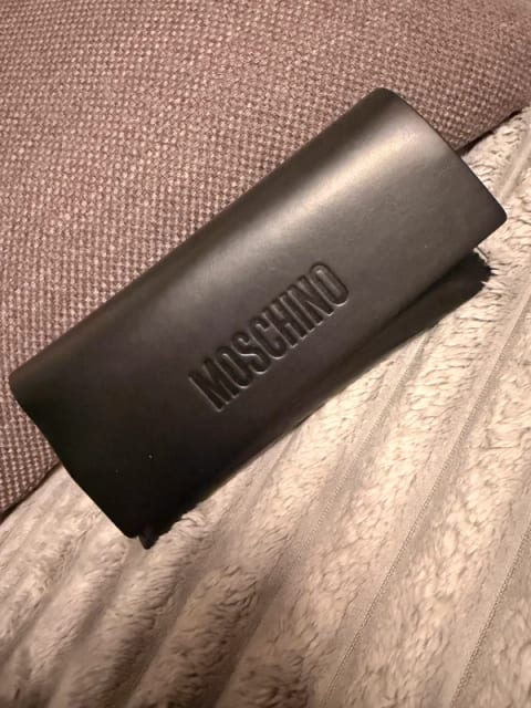Moschino etui na okulary czarne